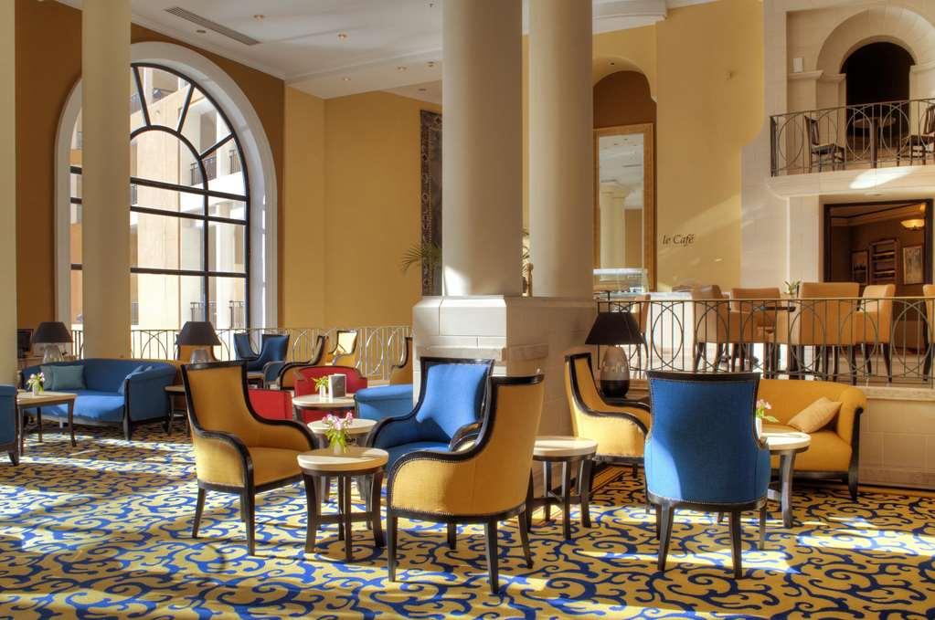 Szálloda Corinthia St George's Bay 5*