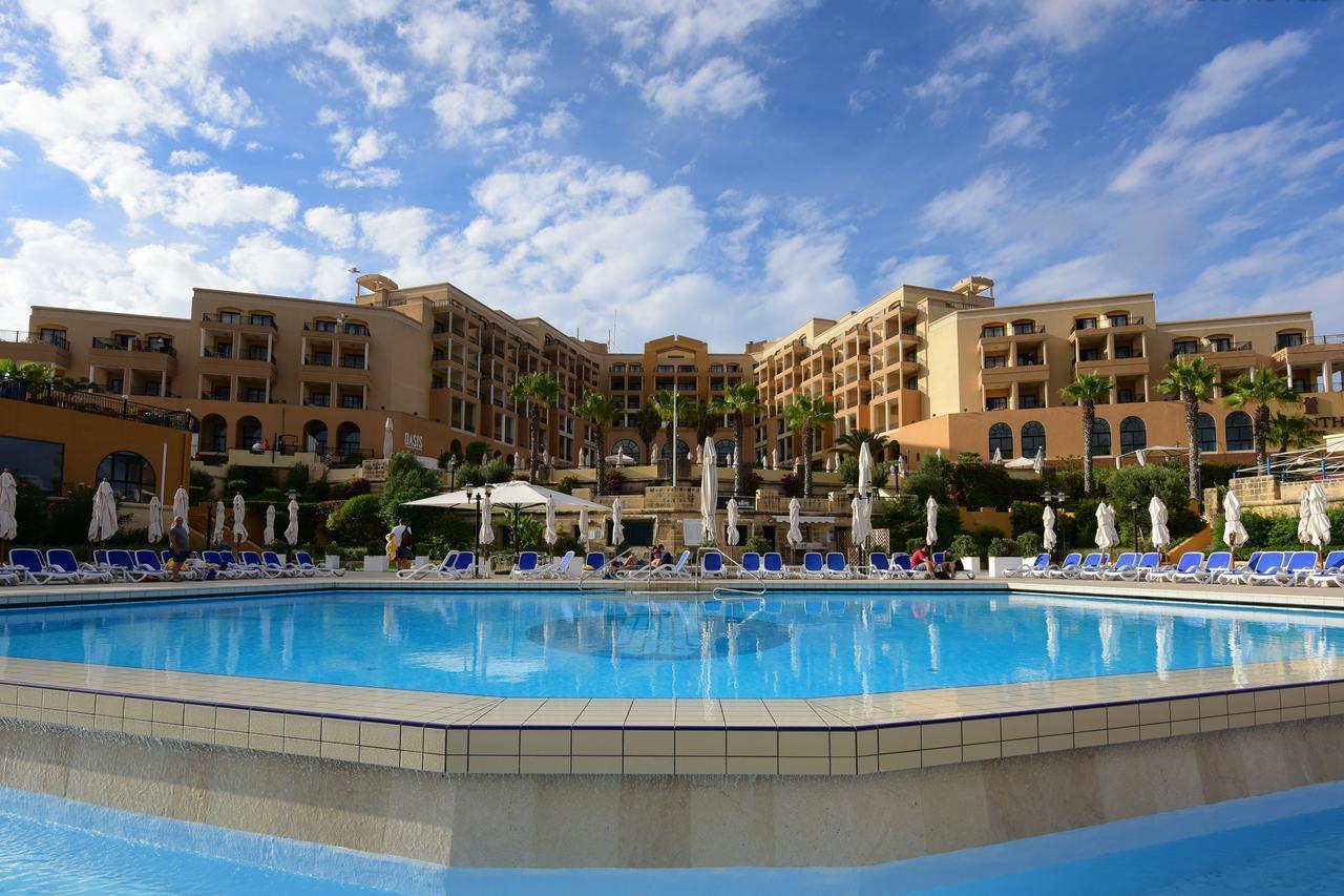 Corinthia St George's Bay Szálloda
