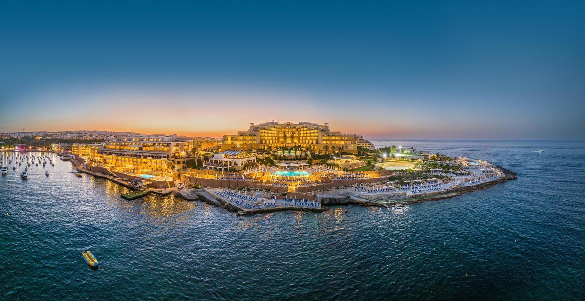 Hotel Corinthia St George's Bay 5*